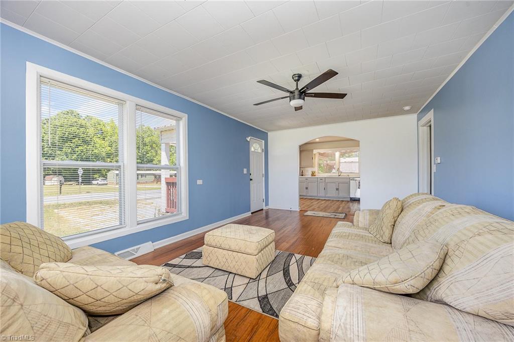 7 Forest Hill Road Lexington, NC 27295 - Photo 3 of 17 Gallery Image 3