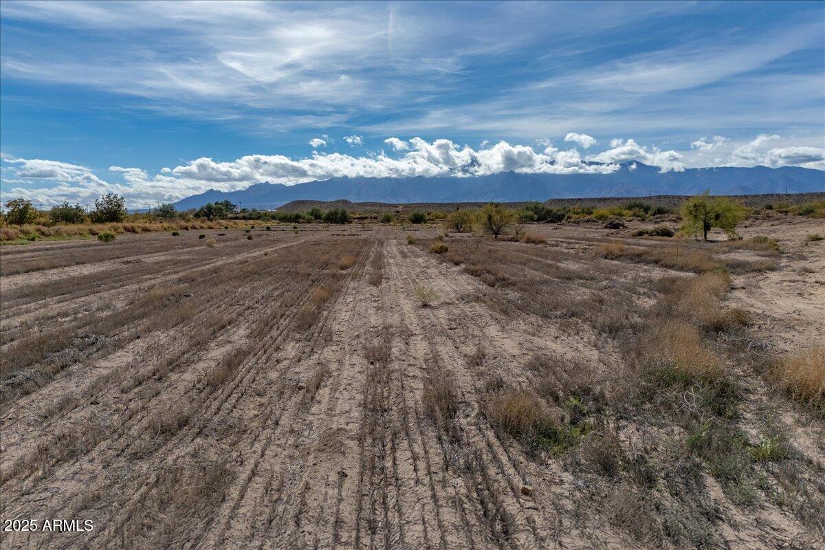 124 1500 W Pima, AZ 85543 - Photo 9 of 11 a view of a yard