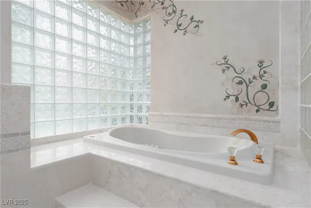 $1,900,000 | 9008 Emerald Hill Way, Las Vegas, NV 89117