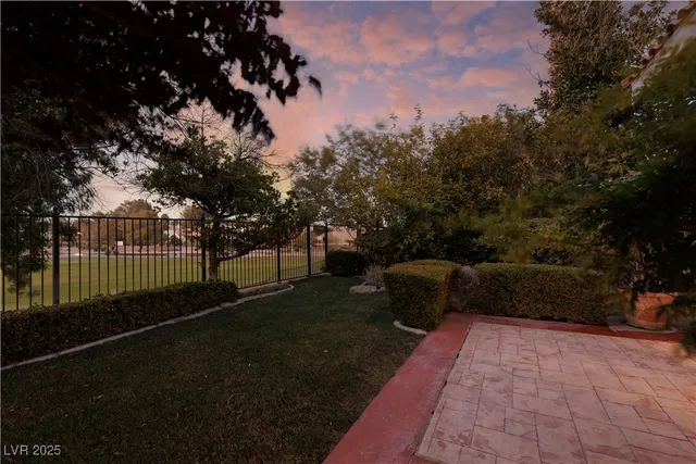 $1,900,000 | 9008 Emerald Hill Way, Las Vegas, NV 89117