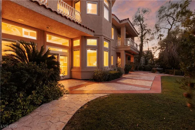 $1,900,000 | 9008 Emerald Hill Way, Las Vegas, NV 89117