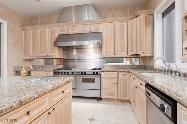 $1,900,000 | 9008 Emerald Hill Way, Las Vegas, NV 89117