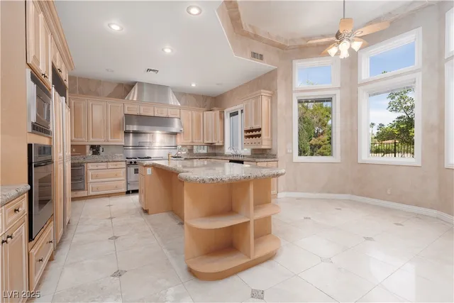 $1,900,000 | 9008 Emerald Hill Way, Las Vegas, NV 89117