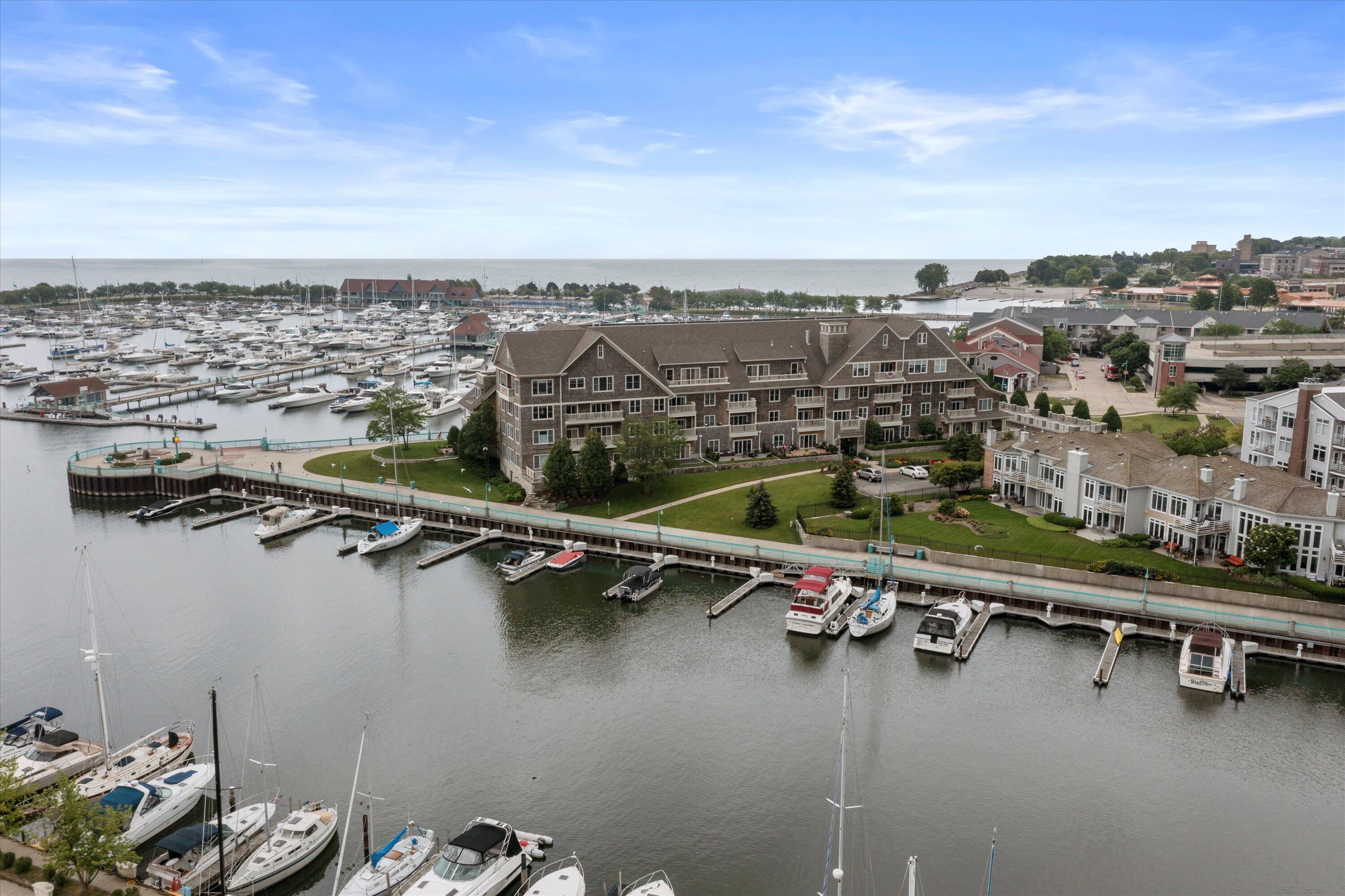 141 Main Street, Unit 430 Racine, WI 53403 - Photo 29 of 41 Negotiable Dock For Sale