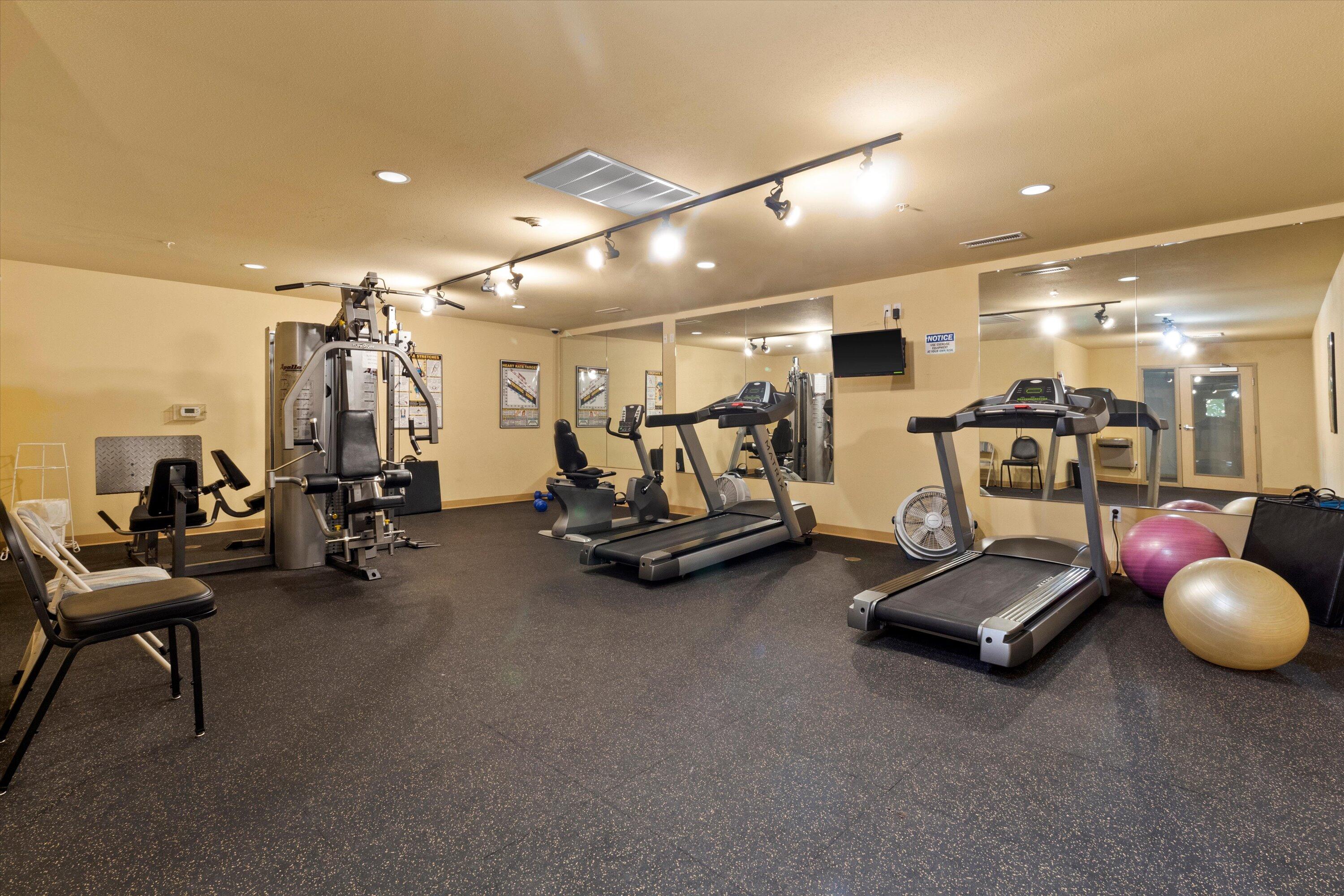 141 Main Street, Unit 430 Racine, WI 53403 - Photo 37 of 41 Exercise Room