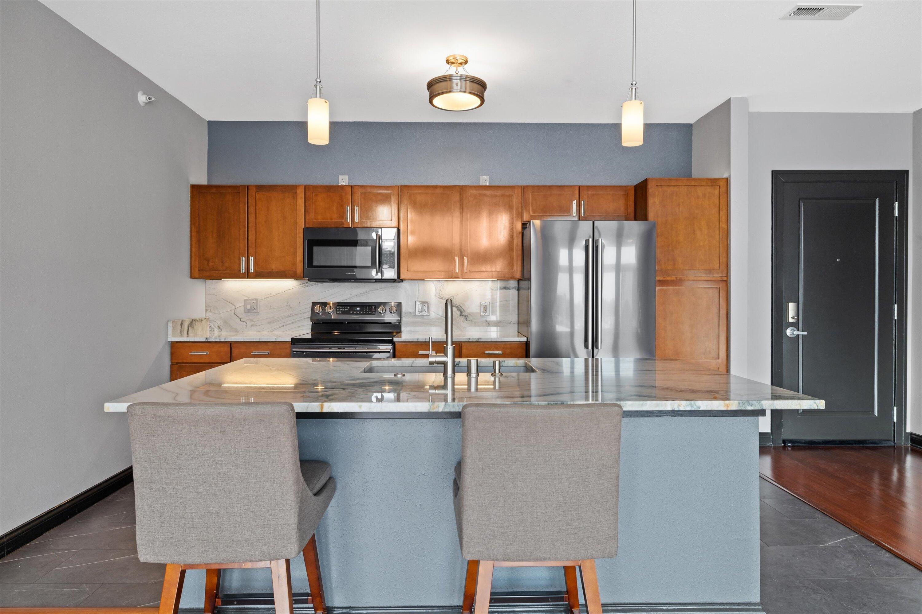 141 Main Street, Unit 430 Racine, WI 53403 - Photo 7 of 41 Quartzite Island + Seating