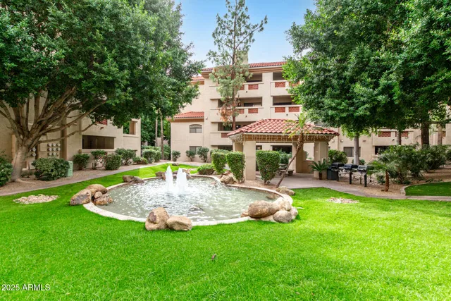 $1,975 | 5104 North 32nd Street, Unit 332, Phoenix, AZ 85018