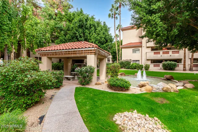 $1,975 | 5104 North 32nd Street, Unit 332, Phoenix, AZ 85018