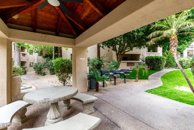 $1,975 | 5104 North 32nd Street, Unit 332, Phoenix, AZ 85018