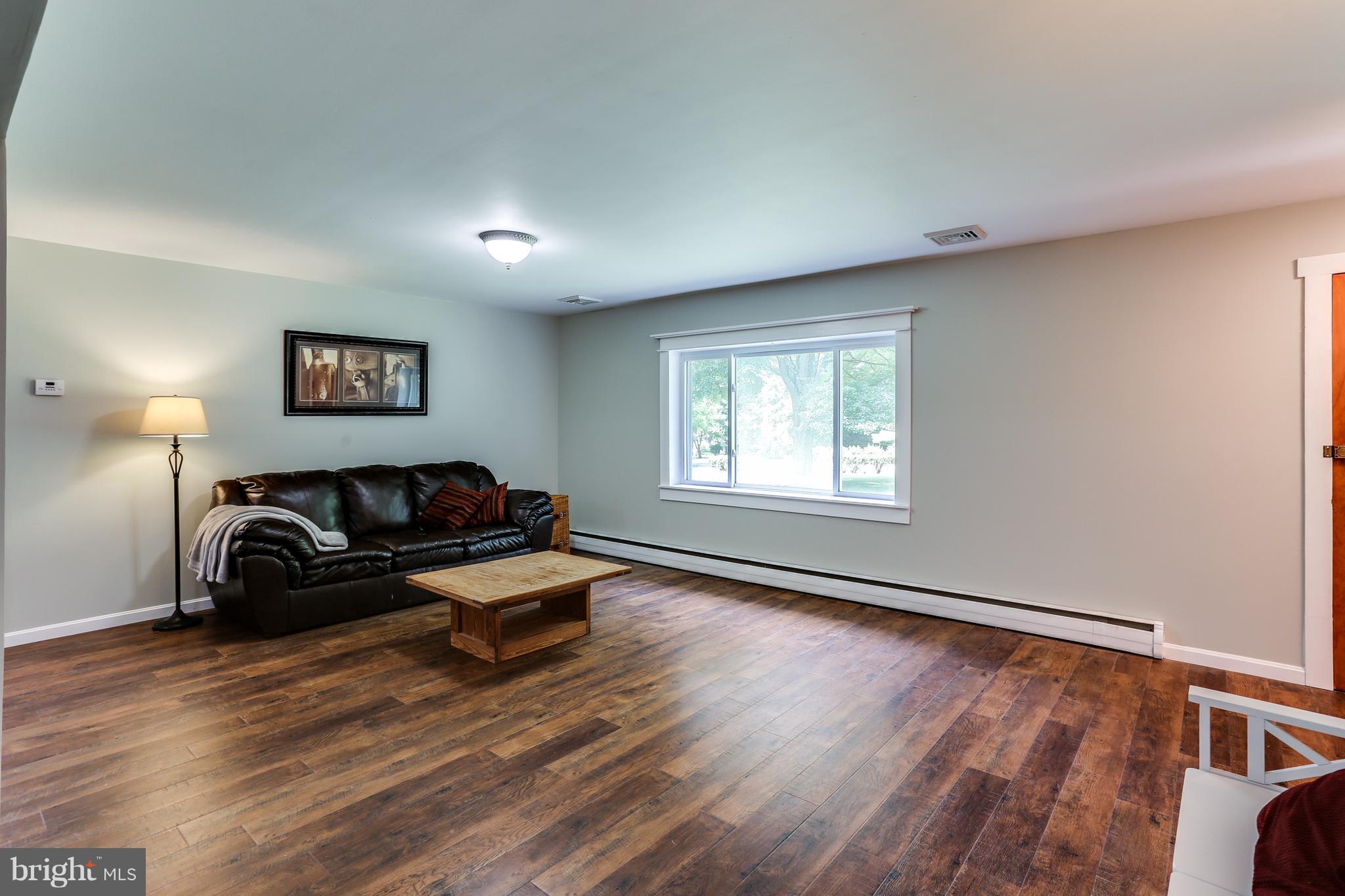 5175 Green Bridge Road Dayton, MD 21036 - Photo 7 of 30 Bright Living Room