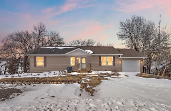 $425,000 | 27509 742nd Avenue, Dassel, MN 55325