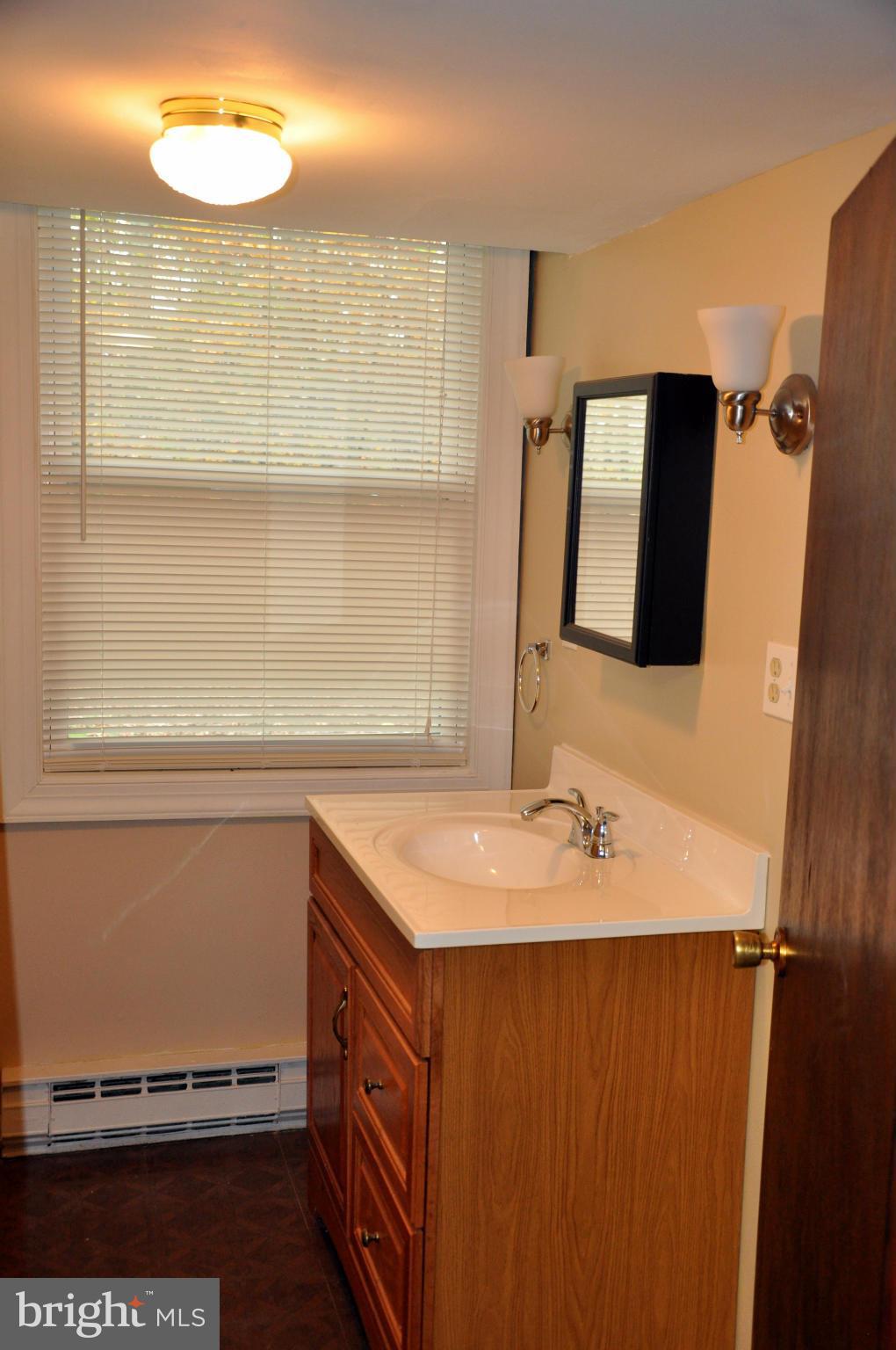 2703 Indian Run Road Amissville, VA 20106 - Photo 21 of 27 Bath