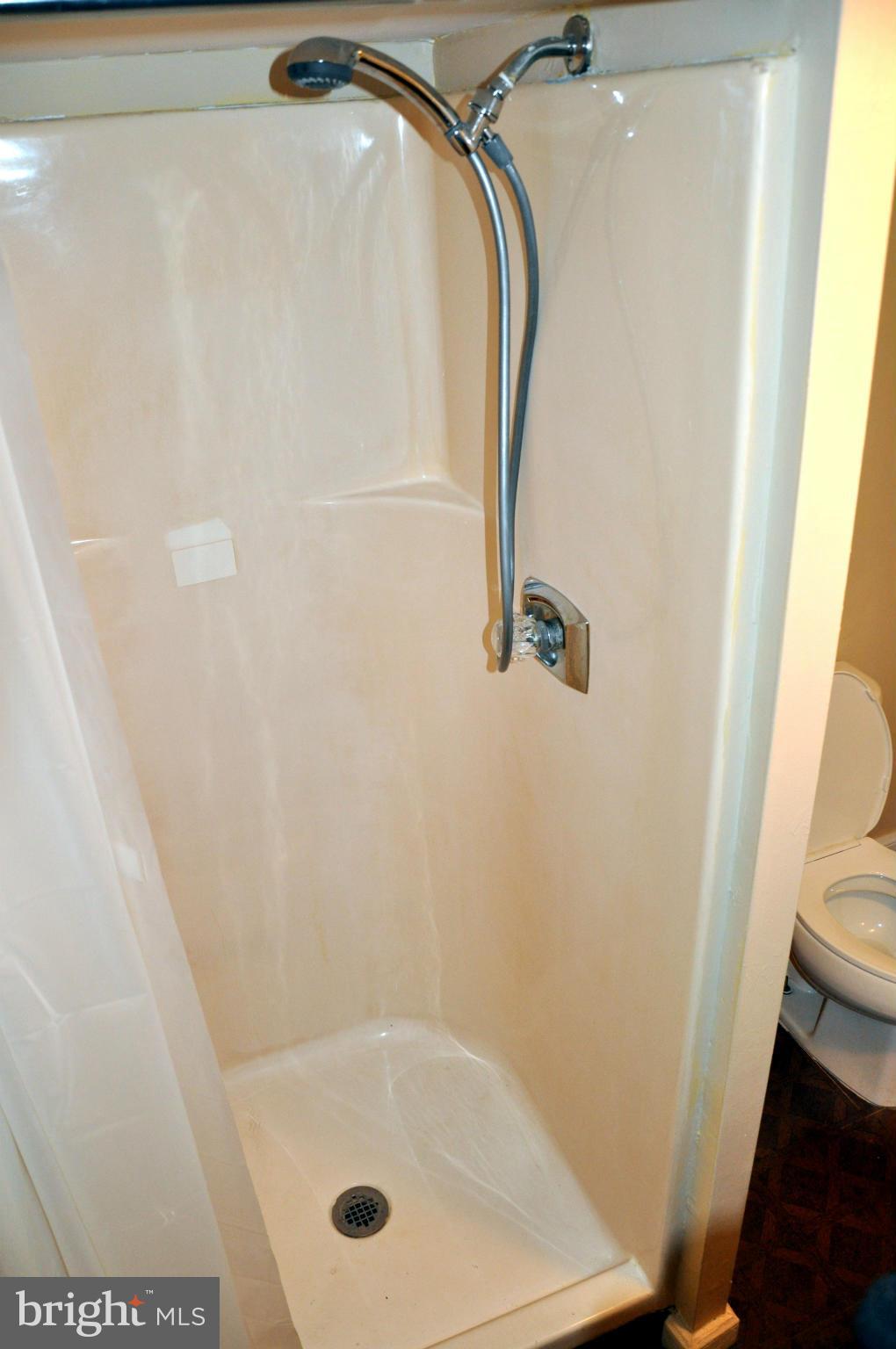 2703 Indian Run Road Amissville, VA 20106 - Photo 22 of 27 Bath