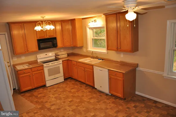 $2,100 | 2703 Indian Run Road, Amissville, VA 20106