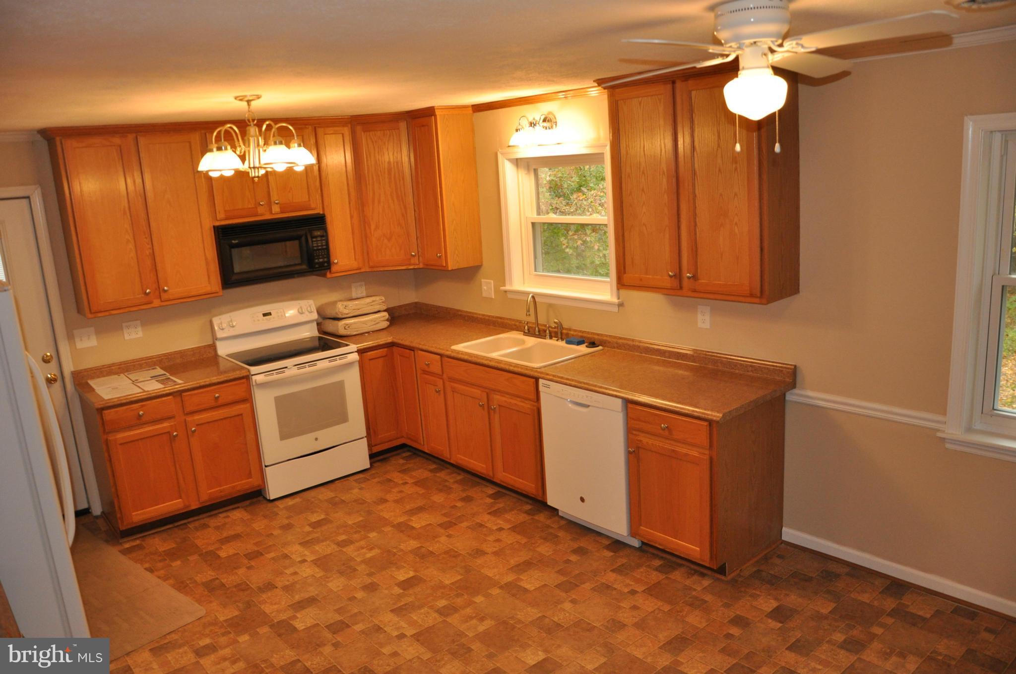 2703 Indian Run Road Amissville, VA 20106 - Photo 5 of 27 Kitchen