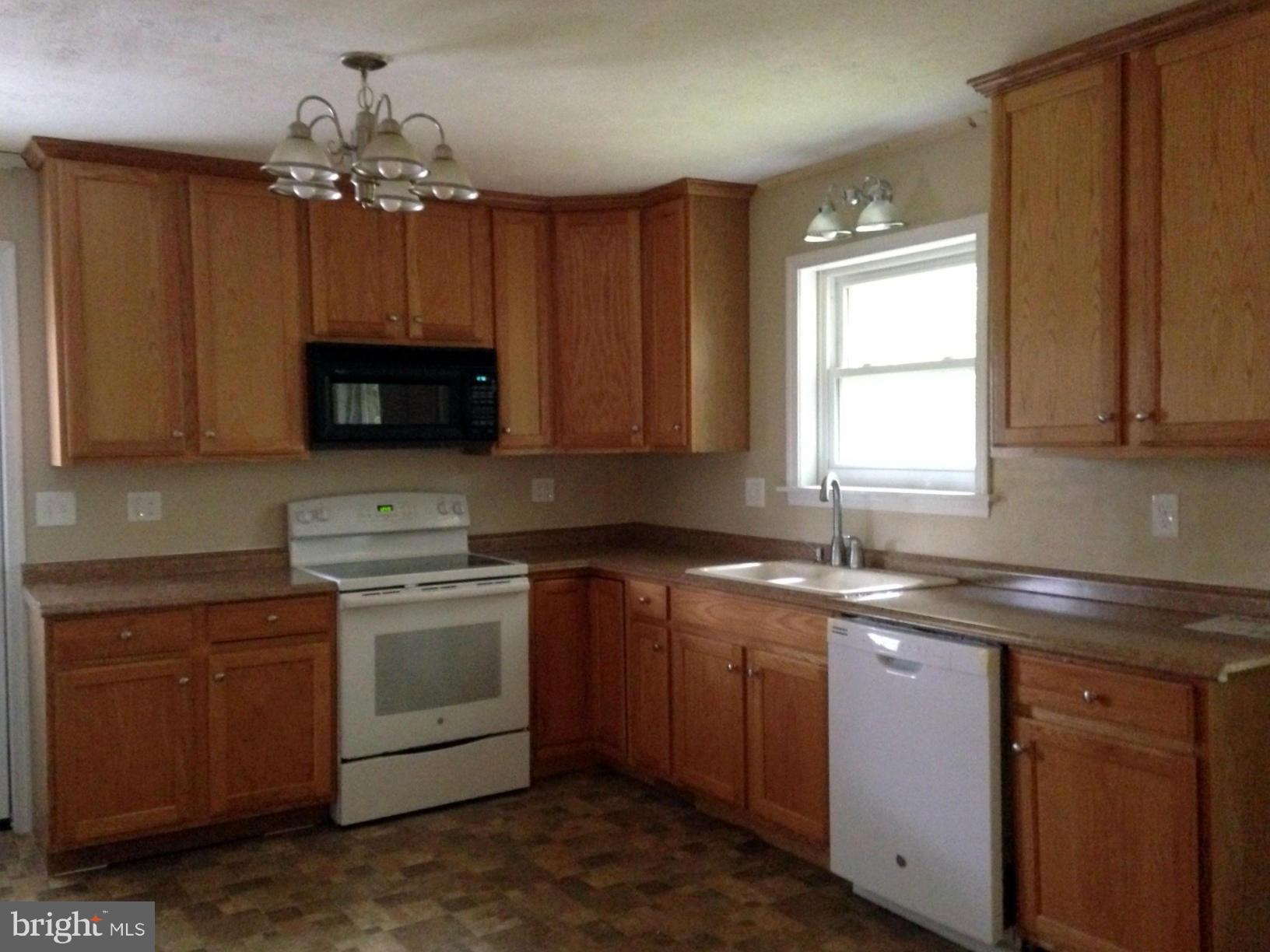 2703 Indian Run Road Amissville, VA 20106 - Photo 6 of 27 Kitchen