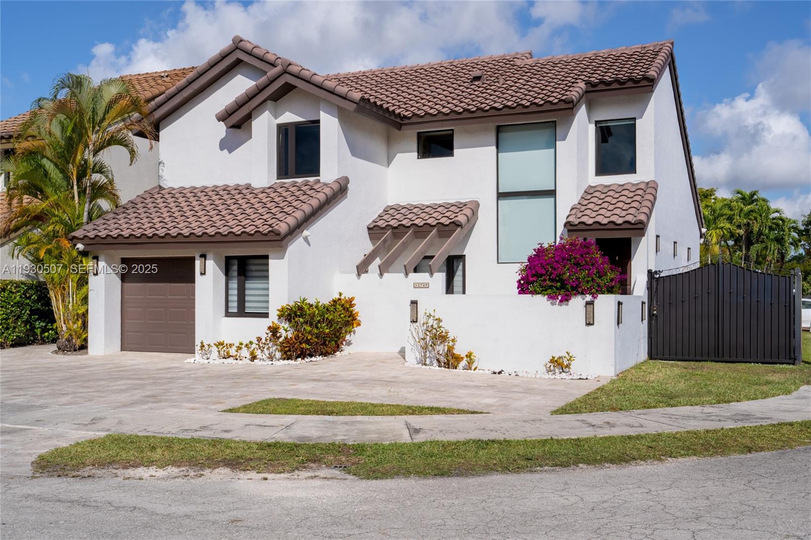 12745 Southwest 64th Terrace Miami, FL 33183 - Photo 2 of 31