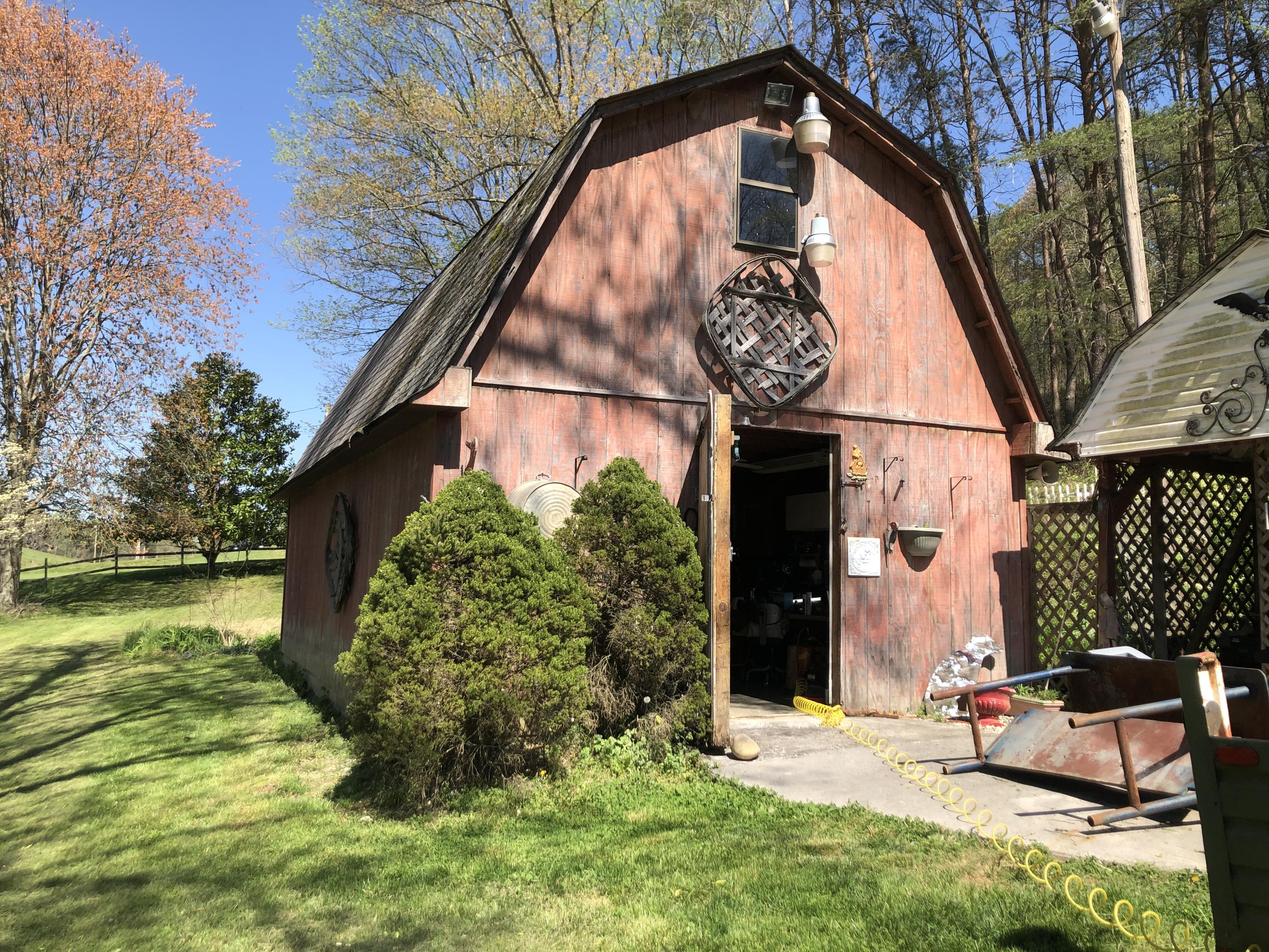 5201 Hickory Valley Road Heiskell, TN 37754 - Photo 25 of 32 Barn/ Storage Building