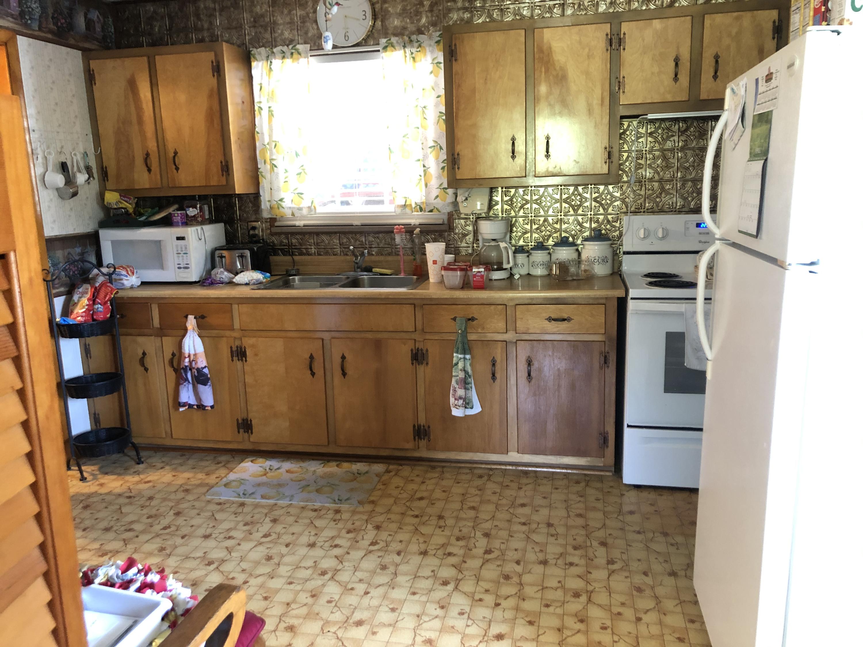 5201 Hickory Valley Road Heiskell, TN 37754 - Photo 5 of 32 Kitchen