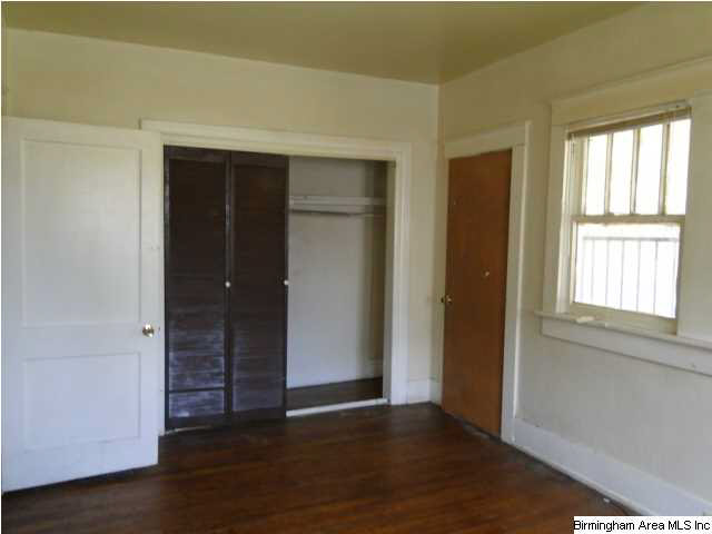 909 Valley Road Birmingham, AL 35218 - Photo 10 of 11