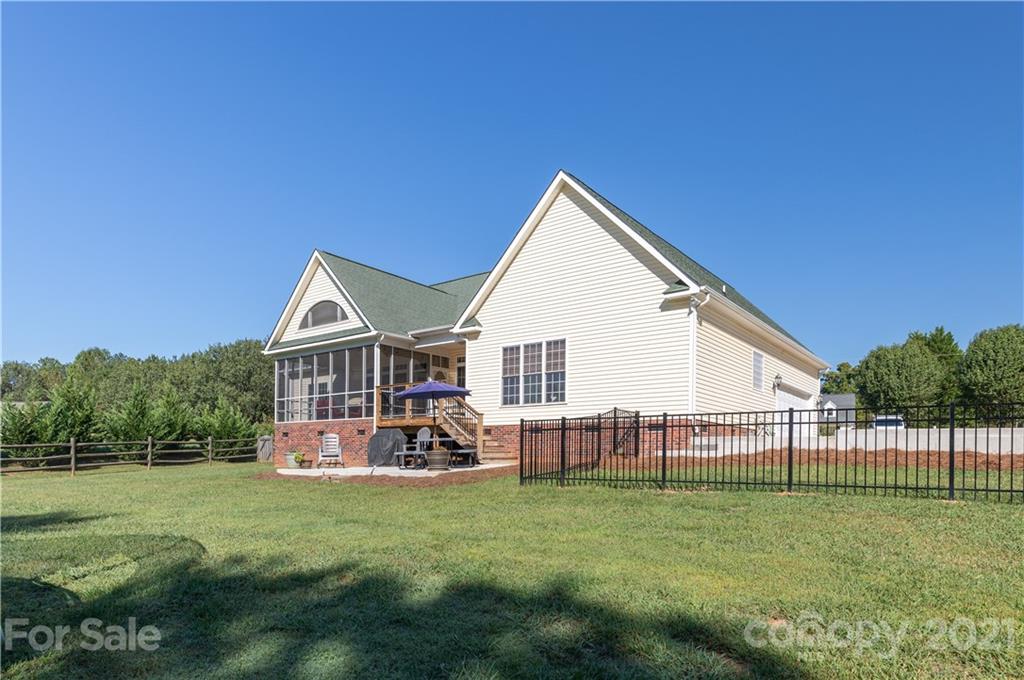 249 Wesley Amaker Road York, SC 29745 - Photo 4 of 40 Gallery Image 4