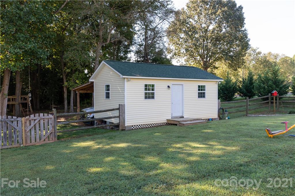 249 Wesley Amaker Road York, SC 29745 - Photo 5 of 40 Gallery Image 5