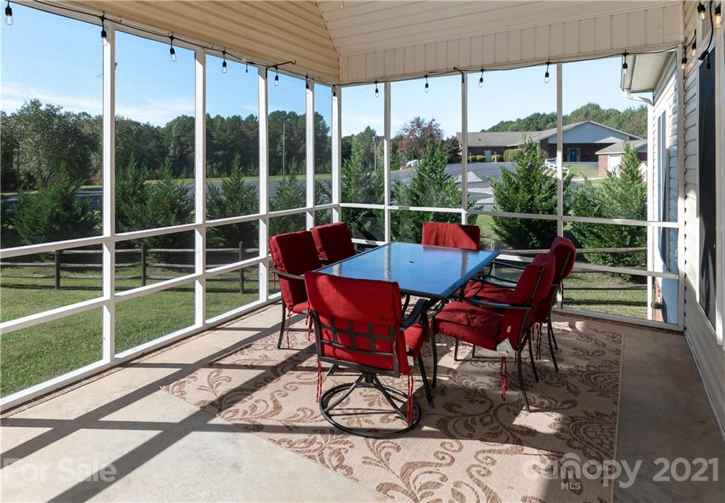 249 Wesley Amaker Road York, SC 29745 - Photo 9 of 40 Gallery Image 9