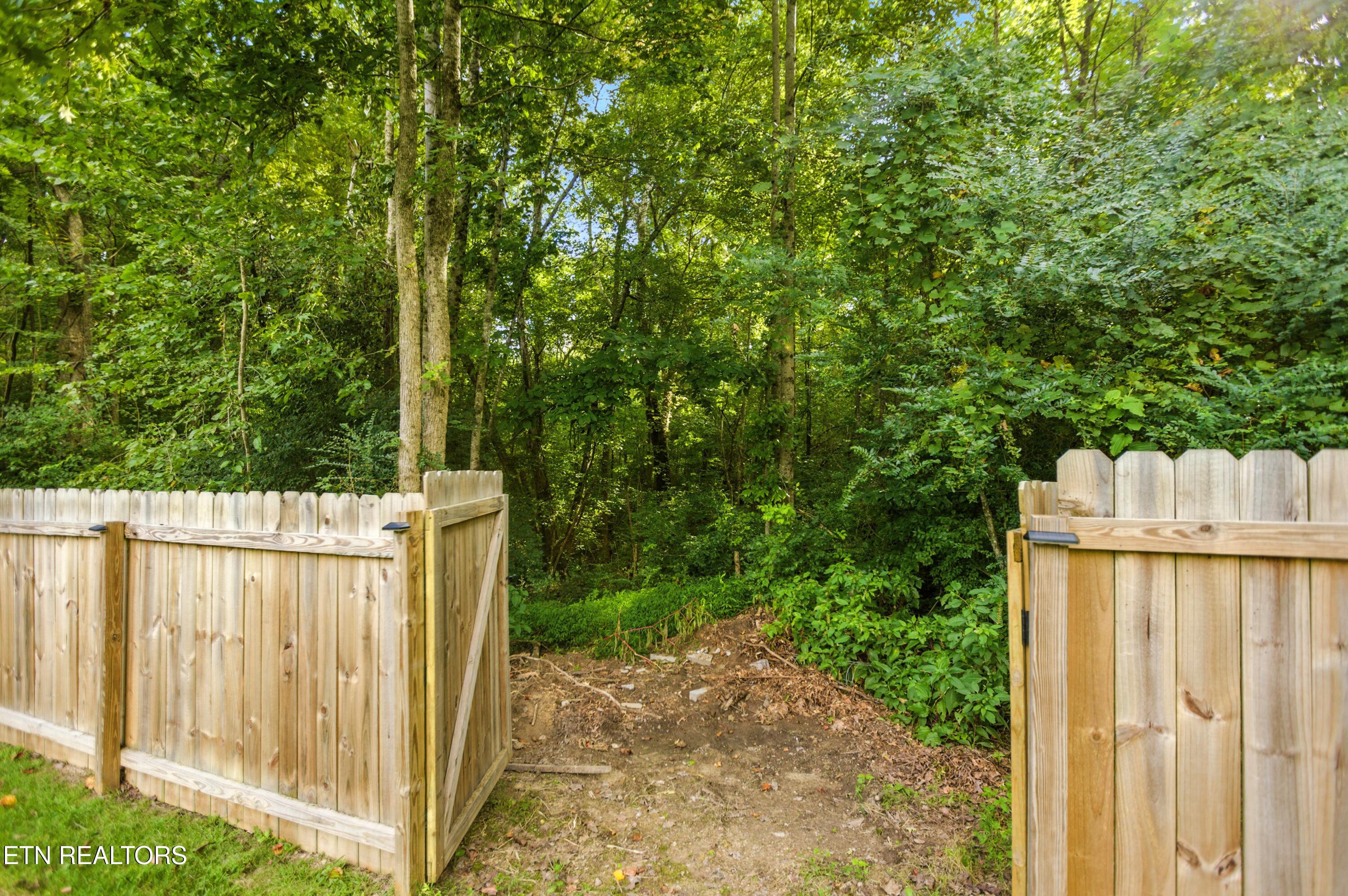 6529 Cedarbreeze Road Knoxville, TN 37918 - Photo 29 of 37 33