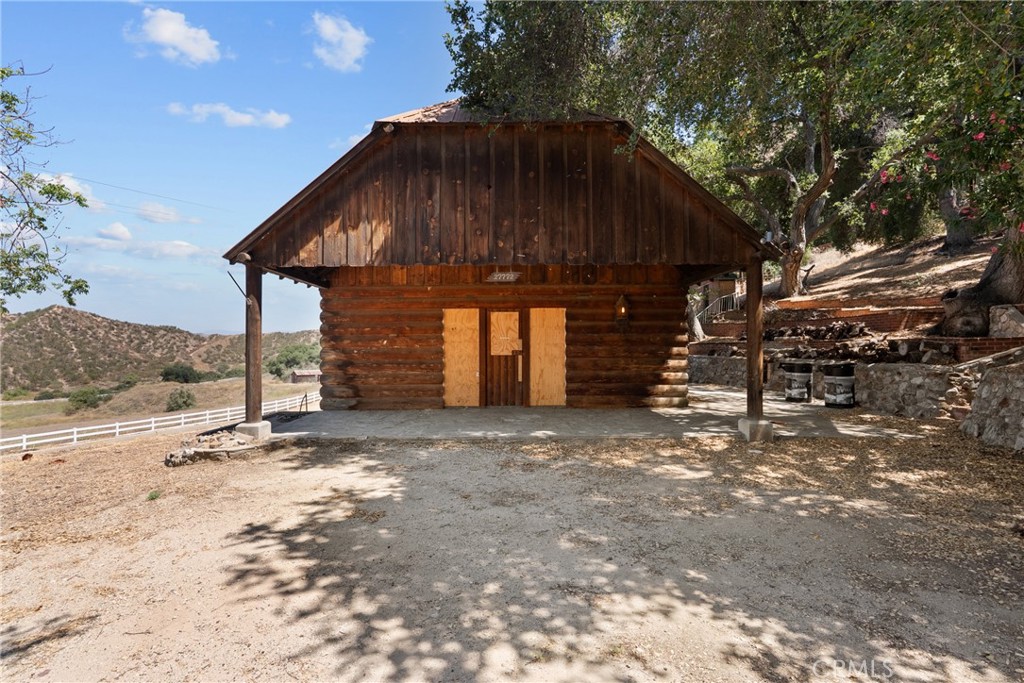 27772 Parker Road Castaic, CA 91384 - Photo 14 of 31