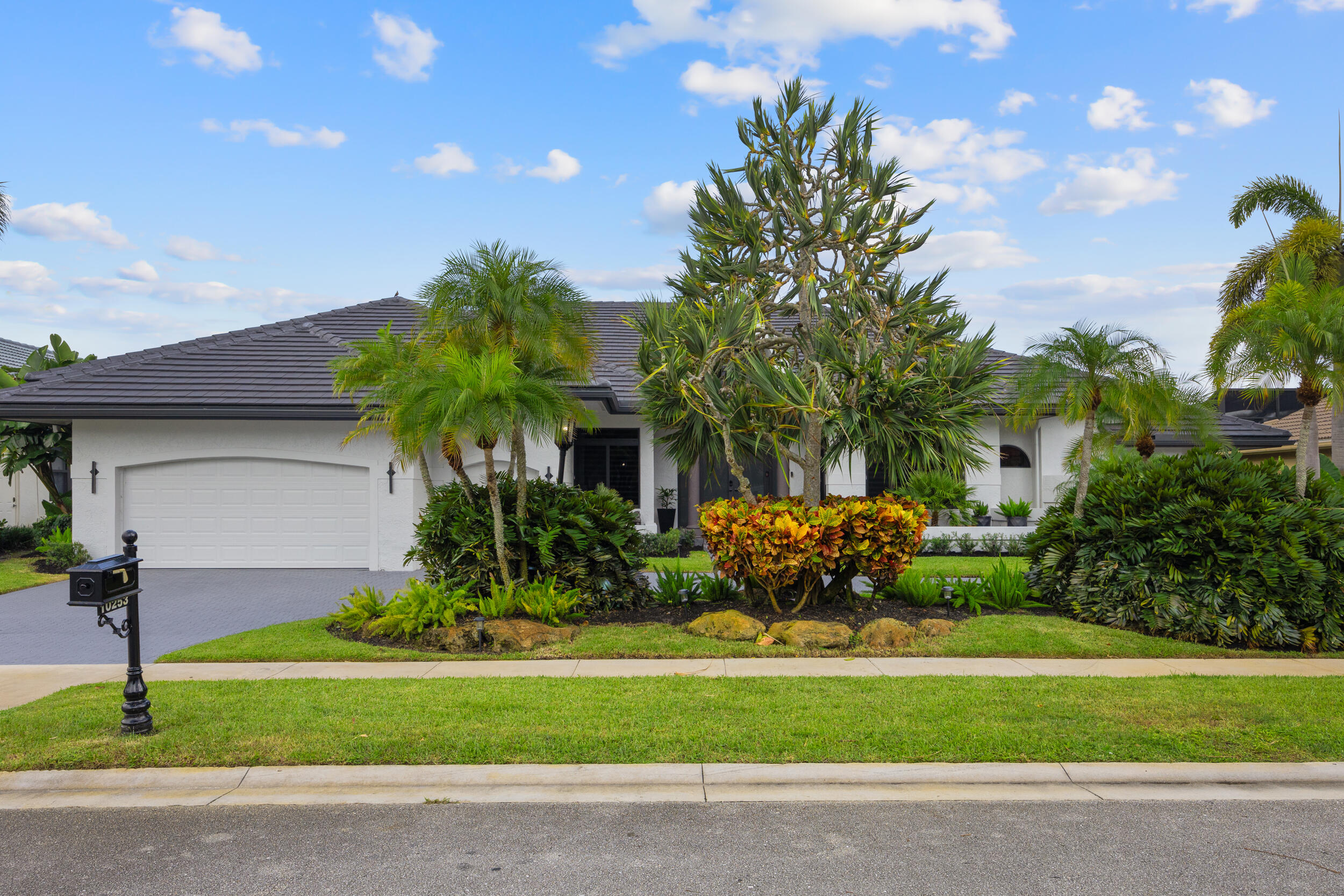 10253 Shireoaks Lane Boca Raton, FL 33498 - Photo 7 of 77 SLHG