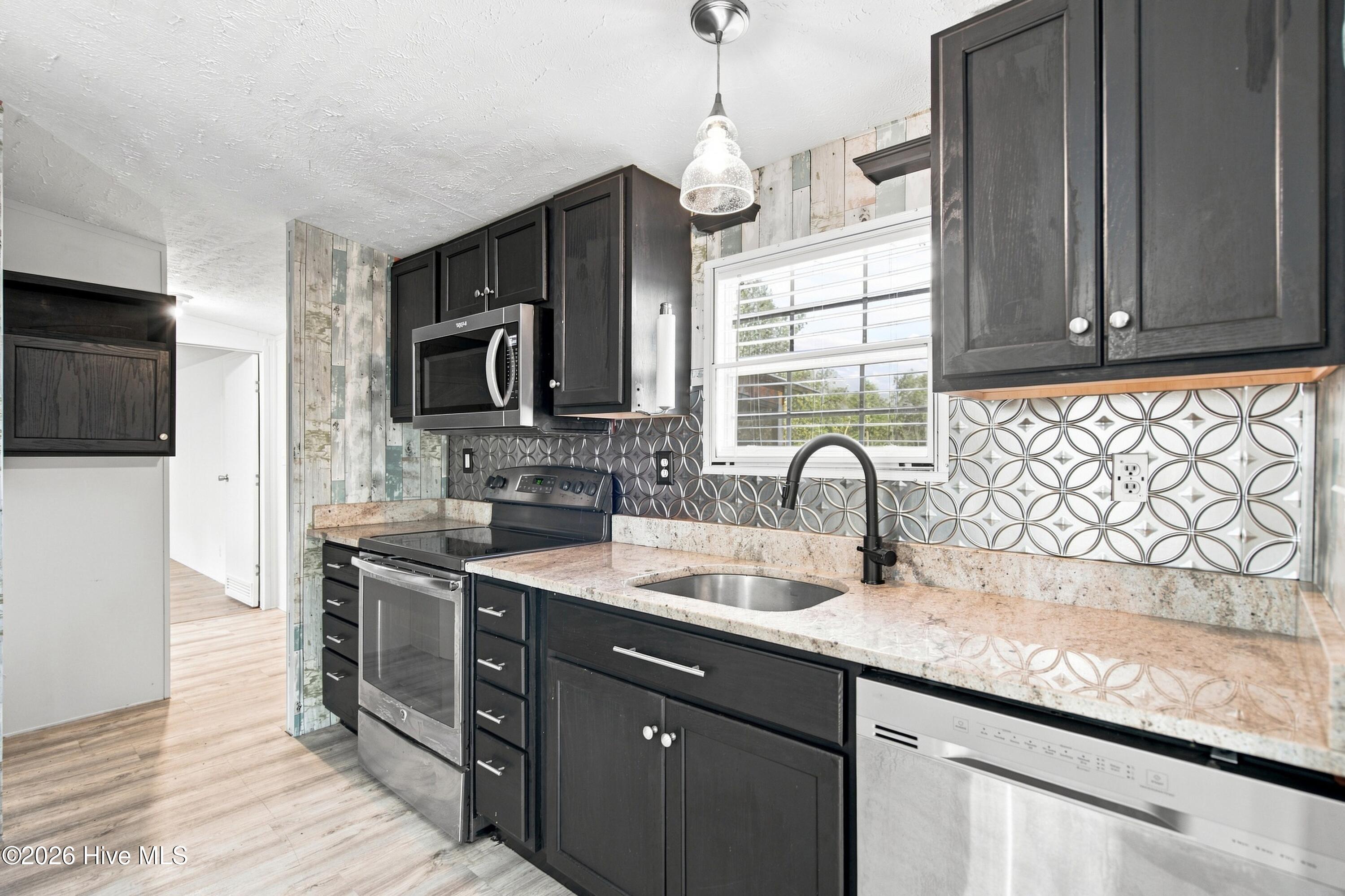 6110 Gordon Road Wilmington, NC 28405 - Photo 14 of 35 Gallery Image 14