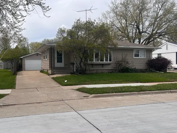 $224,500 | 219 North Lark Street, Oshkosh, WI 54902