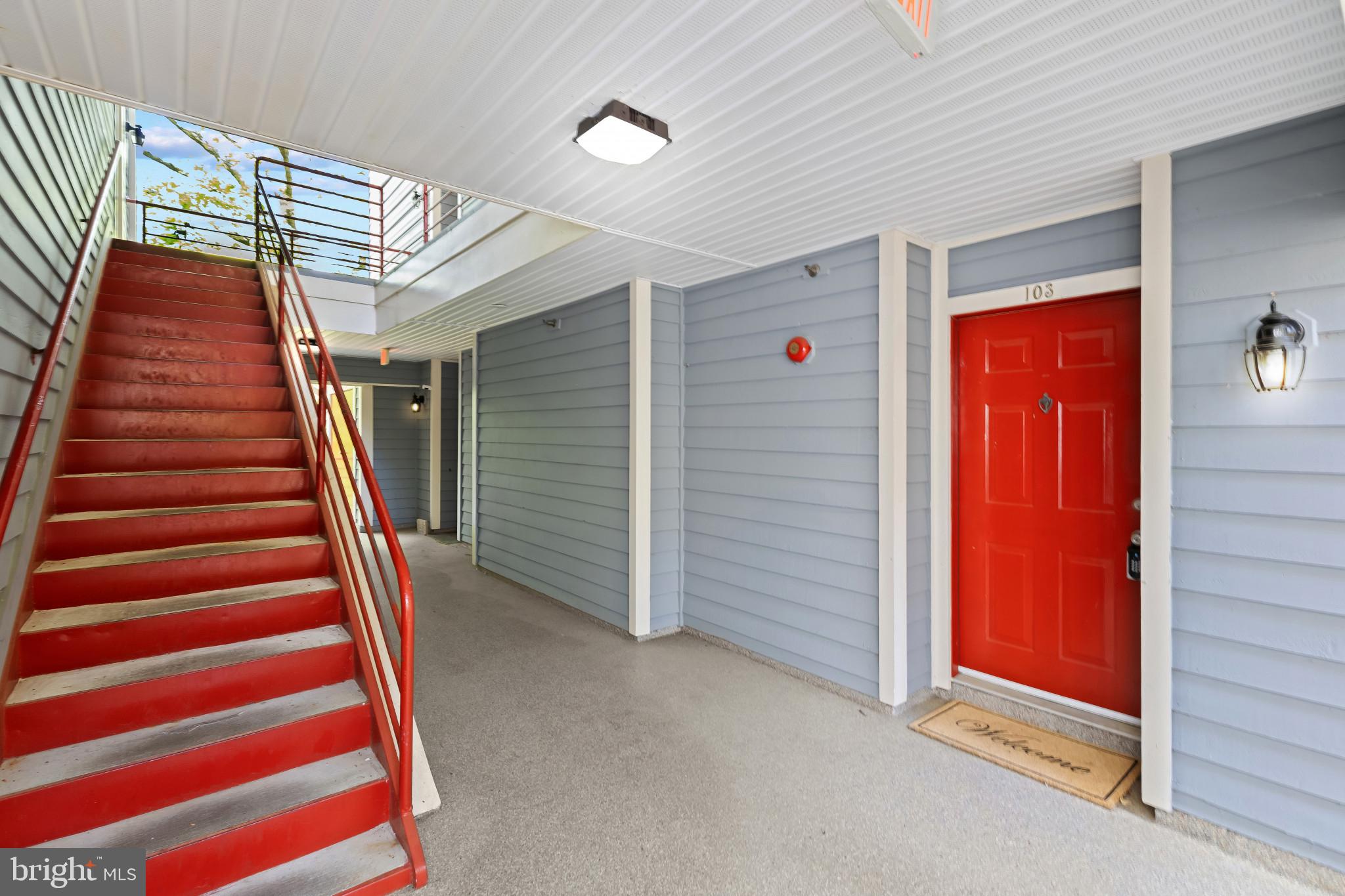 2702 Summerview Way, Unit 103 Annapolis, MD 21401 - Photo 2 of 18 a view of entryway