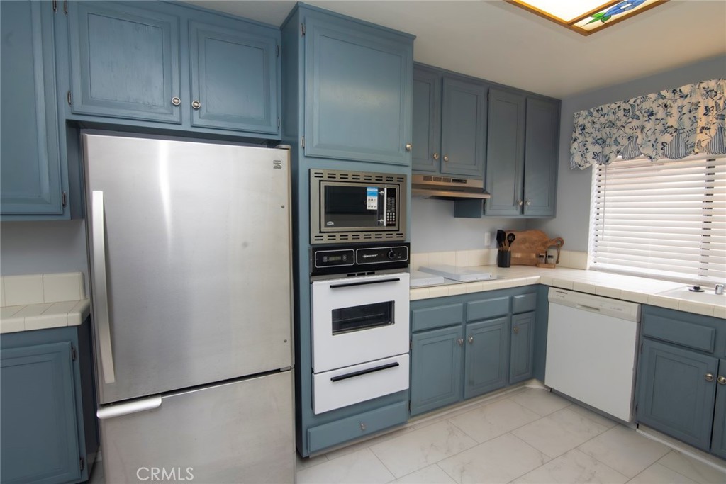 2944 Hyde Park Circle Riverside, CA 92506 - Photo 11 of 46