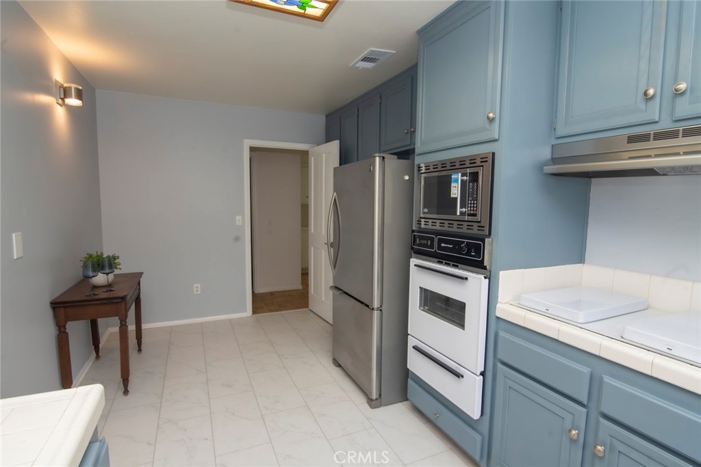 2944 Hyde Park Circle Riverside, CA 92506 - Photo 13 of 46