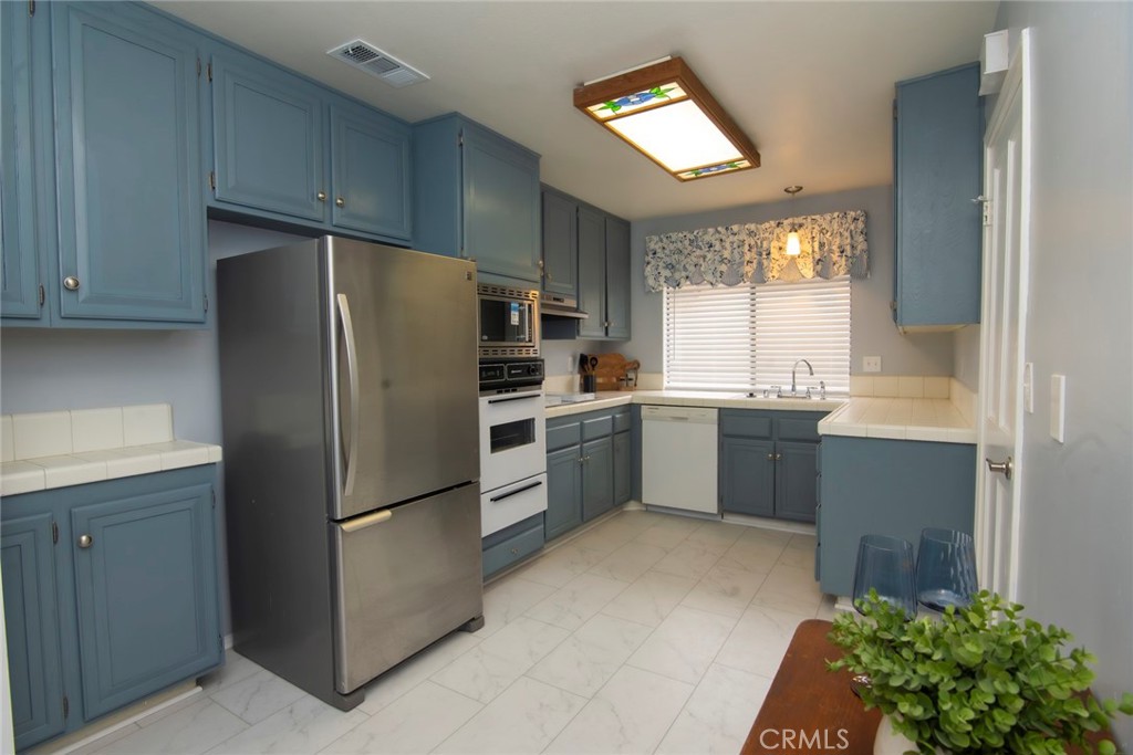 2944 Hyde Park Circle Riverside, CA 92506 - Photo 10 of 46