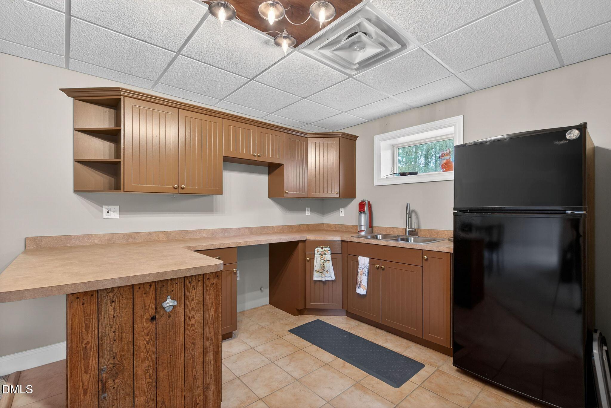 8908 Weaver Crossing Road Apex, NC 27502 - Photo 46 of 100 Kitchenette