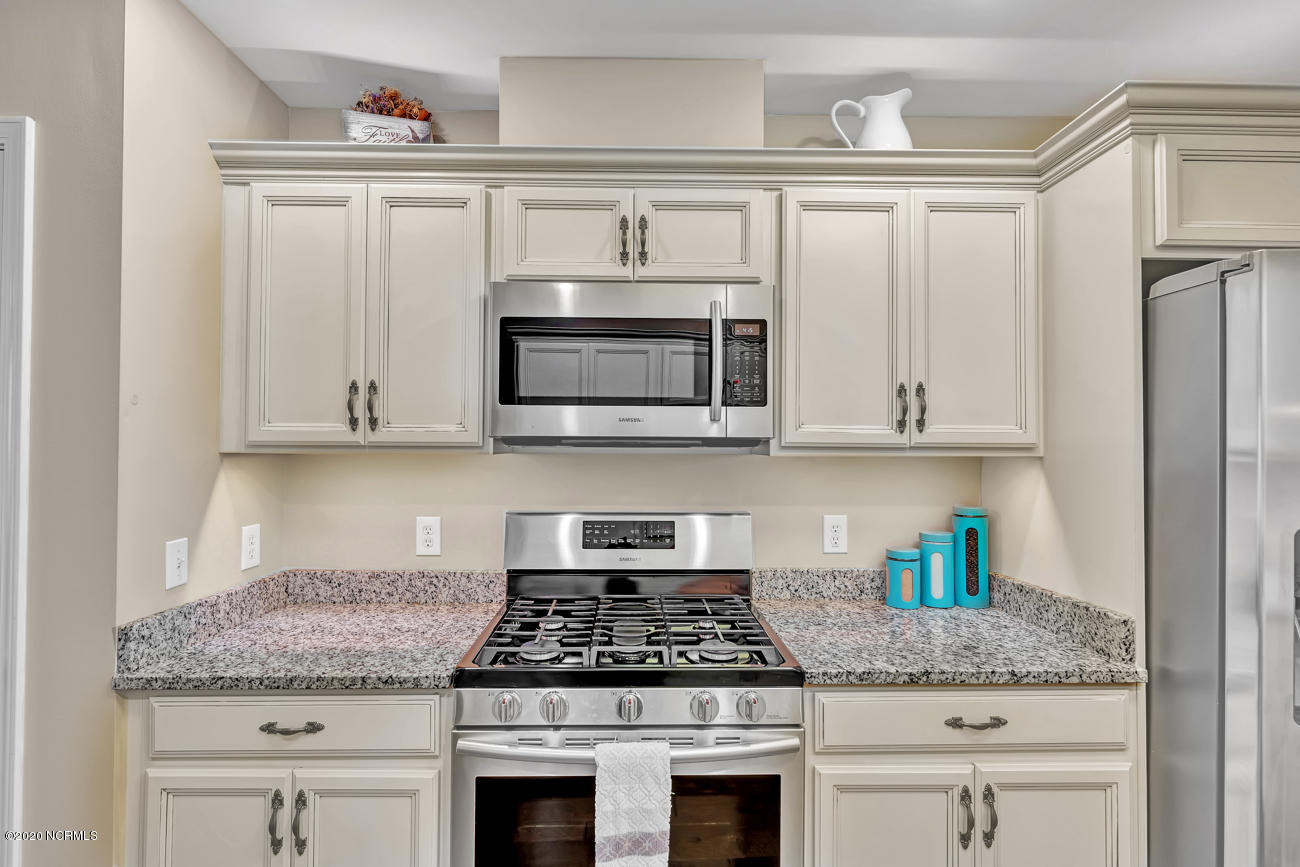 1049 Washington Acres Road Hampstead, NC 28443 - Photo 16 of 40 Kitchen
