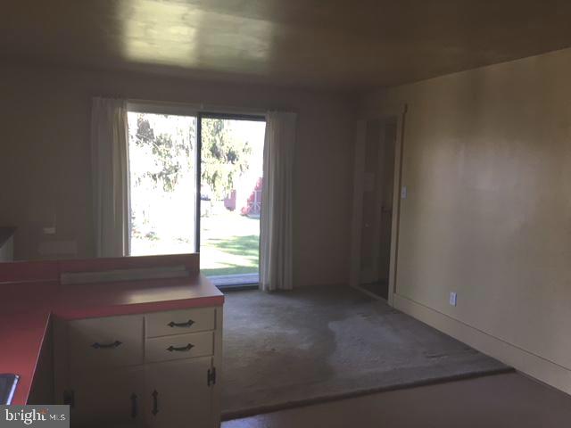 343 East Main Street Lititz, PA 17543 - Photo 6 of 34 Kitchen w/sliding glass doors to backyard