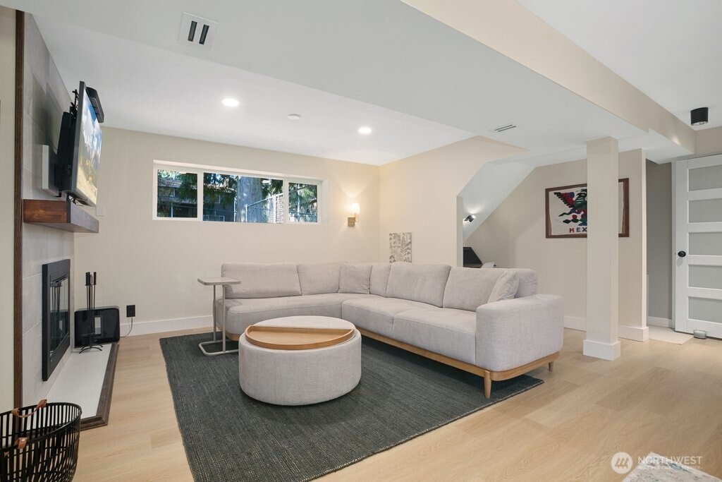 19911 34th Drive Southeast Bothell, WA 98012 - Photo 17 of 29