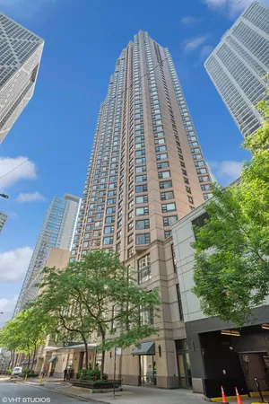 $4,000 | 401 East Ontario Street, Unit 3002, Chicago, IL 60611