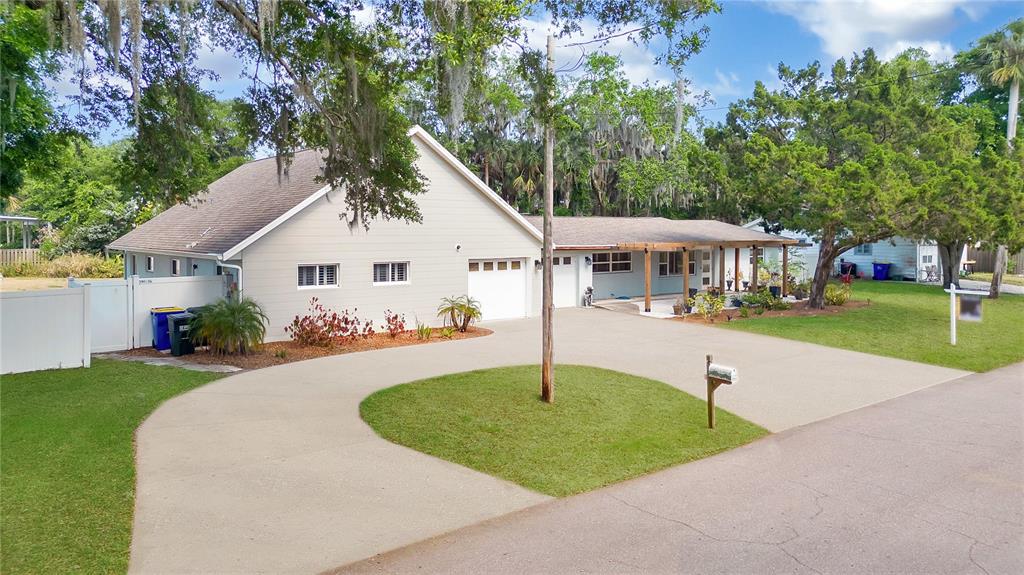 207 Hubbell Street Edgewater, FL 32132 - Photo 3 of 46 circle driveway