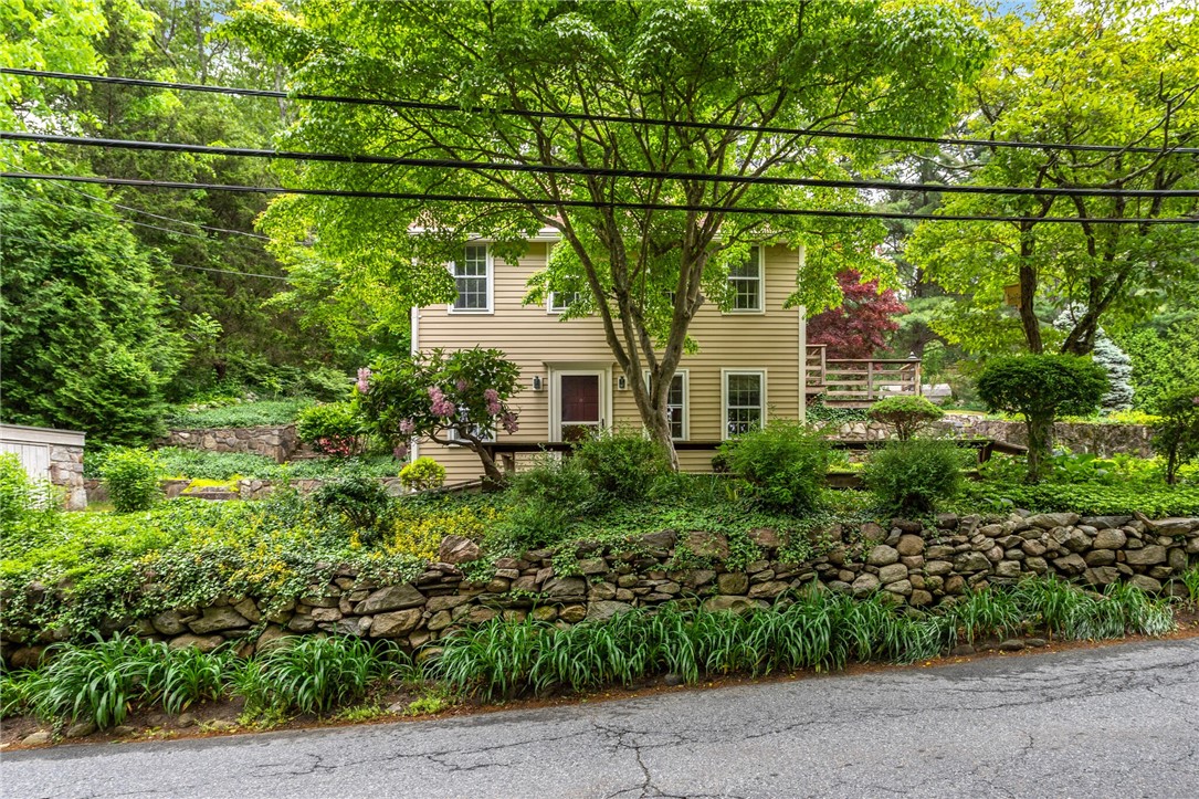 87 Stillwater Road Smithfield, RI 02917 - Photo 3 of 37