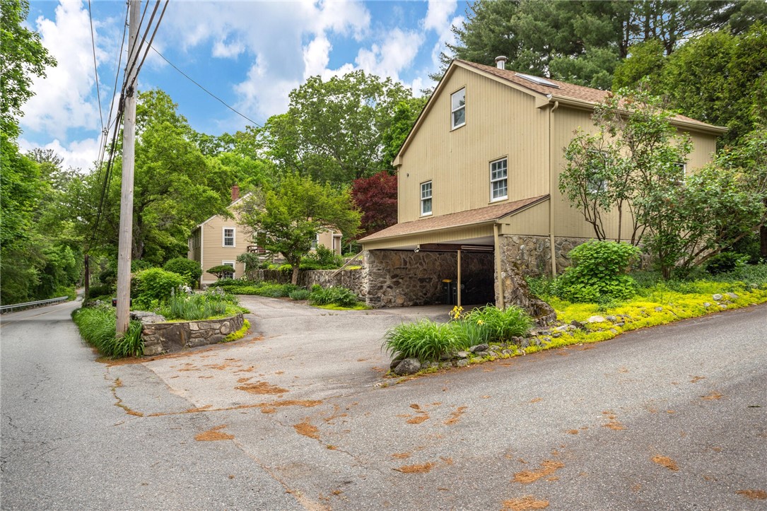 87 Stillwater Road Smithfield, RI 02917 - Photo 33 of 37