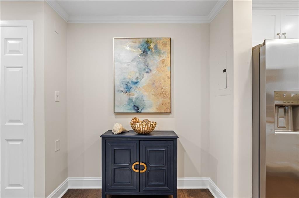 1800 Clairmont Lake Decatur, GA 30033 - Photo 4 of 31