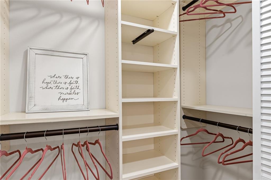 1800 Clairmont Lake Decatur, GA 30033 - Photo 10 of 31