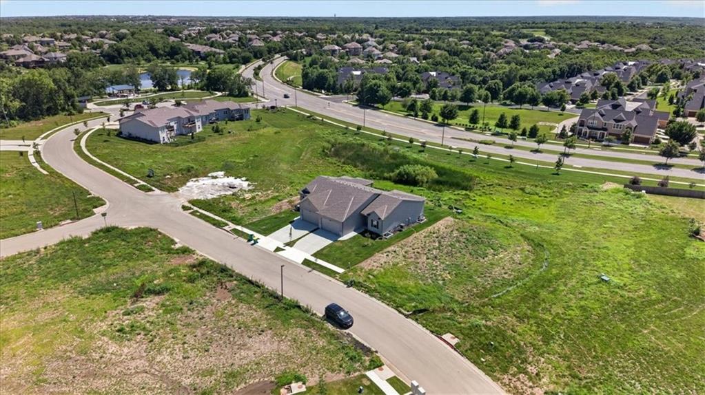 9468 Shady Bend Road Lenexa, KS 66227 - Photo 54 of 58