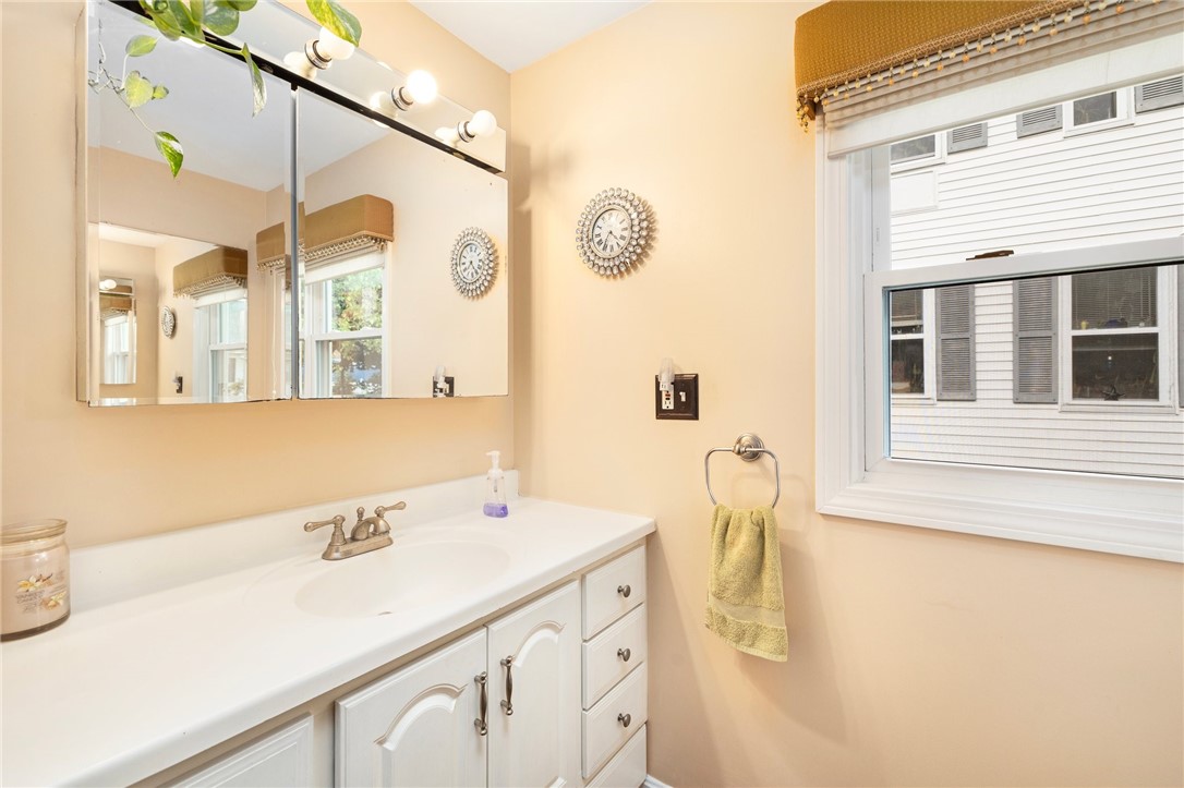 96 Rome Avenue Providence, RI 02908 - Photo 10 of 24