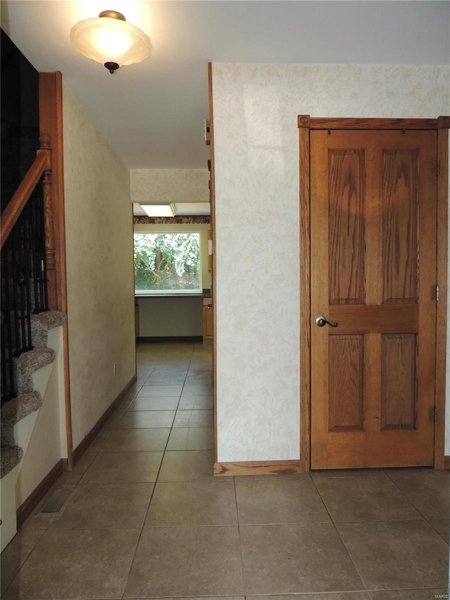 319 Blue Ridge Pl Court Ballwin, MO 63011 - Photo 6 of 50 Gallery Image 6