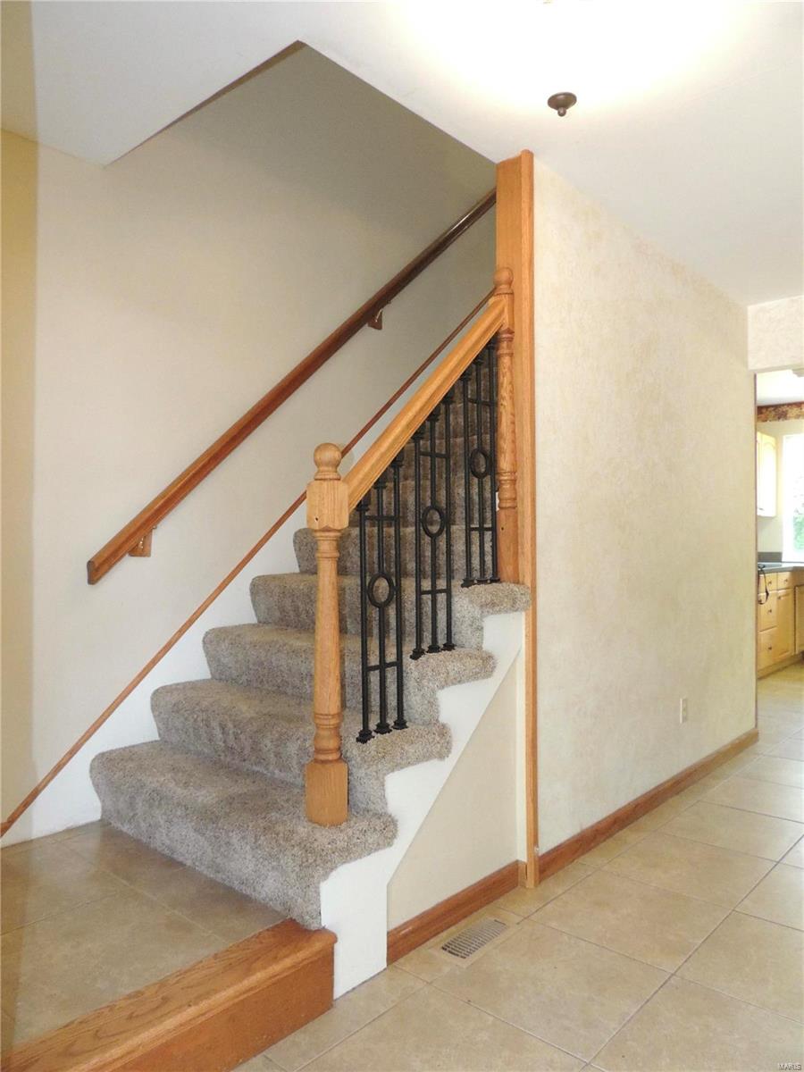 319 Blue Ridge Pl Court Ballwin, MO 63011 - Photo 7 of 50 Gallery Image 7